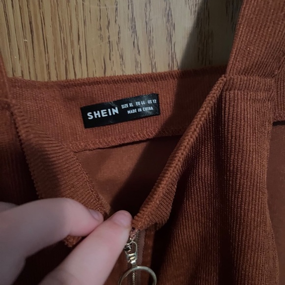 Womens overall dress - Picture 3 of 3